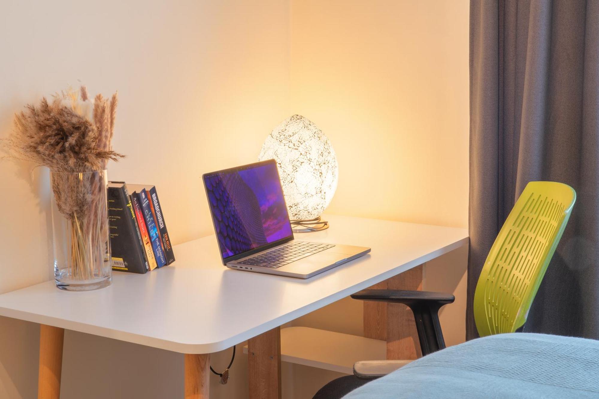 Stay In Our Stylish Flat! & Secure Building & Sleeps Up To 4 Birmingham Extérieur photo